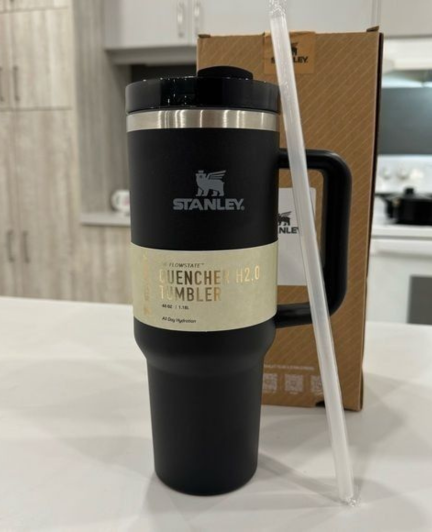 Stanley Quencher H2.0 FlowState Tumbler with Handle & Straw
