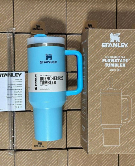 Stanley Quencher H2.0 FlowState Tumbler with Handle & Straw