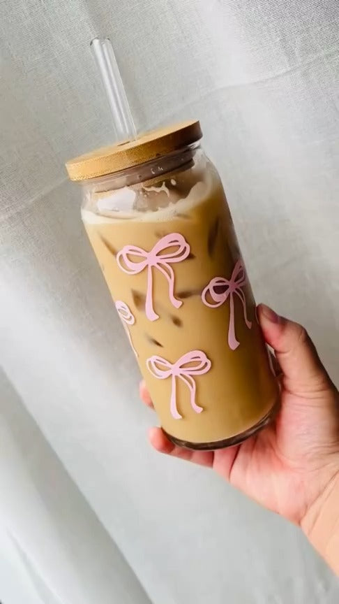 BOW Glass Tumbler with straw