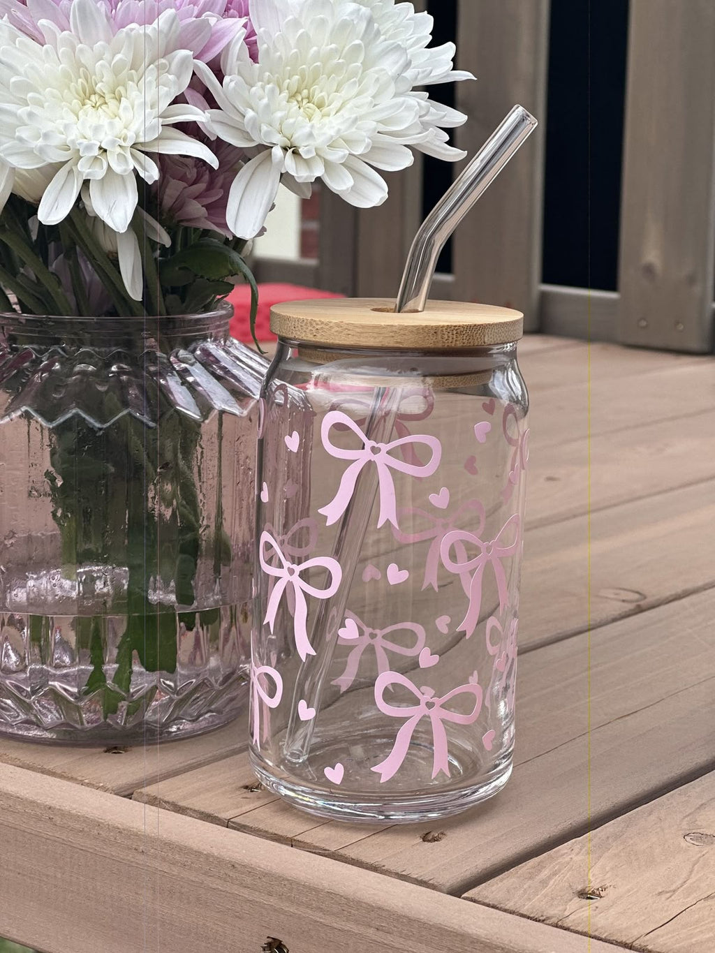 BOW Glass Tumbler with straw
